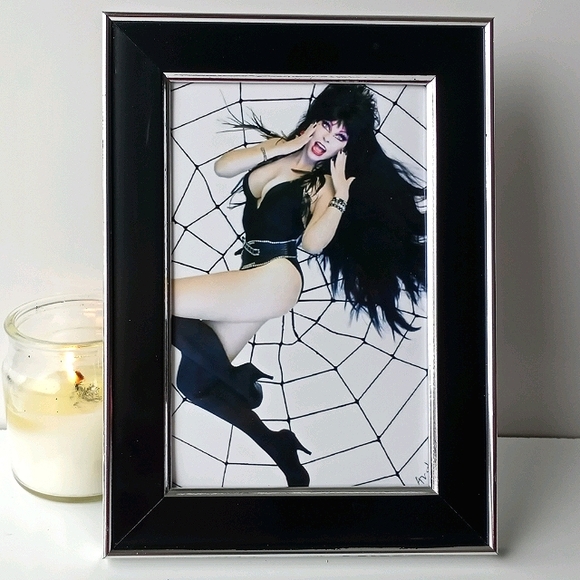 ELVRIA Horror Queen Retro Vintage Gothic Goth Art - Picture 6 of 11